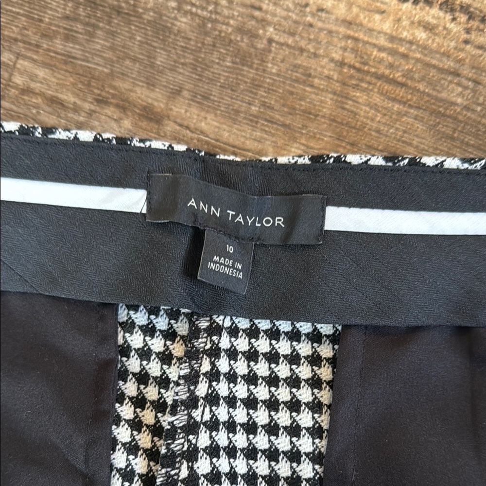 ANN TAYLOR Black and White Checkered Cuffed Trousers - Picture 6 of 7